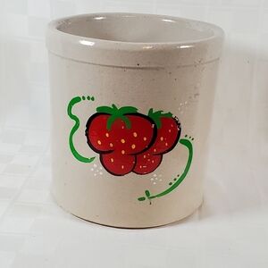 ❤️ Roseville Strawberry Crock